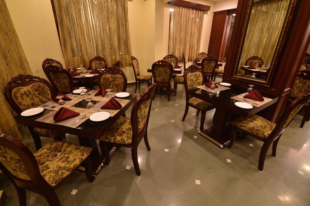 Seasons Hotel & Spa Madgaon Extérieur photo
